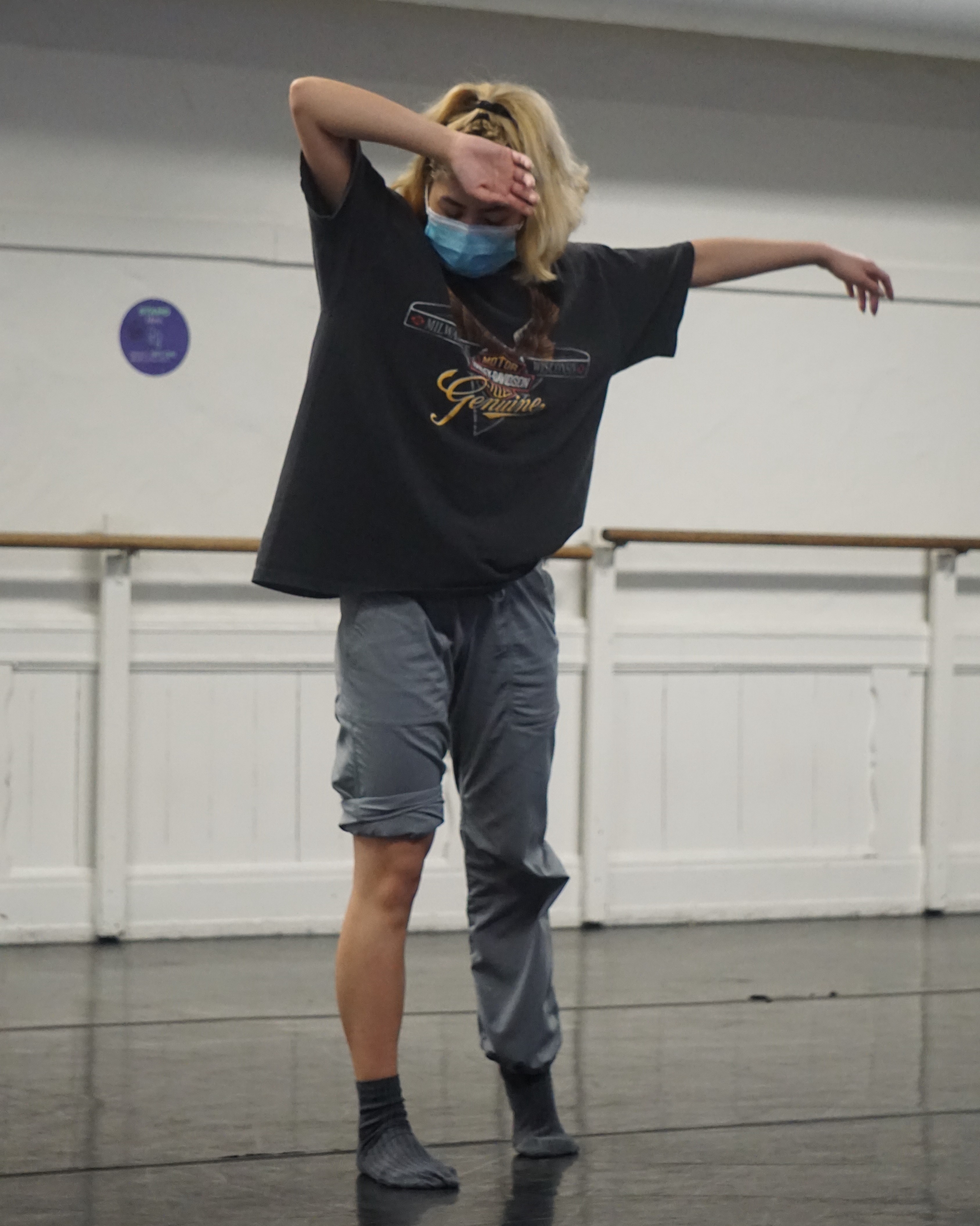 A picture of Stephany Santiago dancing